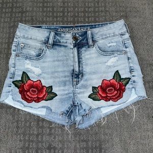 american eagle shorts with flowers size 8